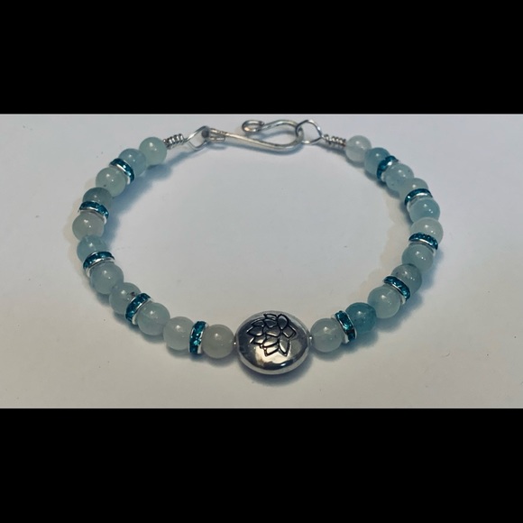 Handmade natural gemstone lotus flower bracelet - Picture 2 of 3